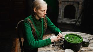 Viktoria Miroshnichenko - Beanpole filminden bir sahne, 2019