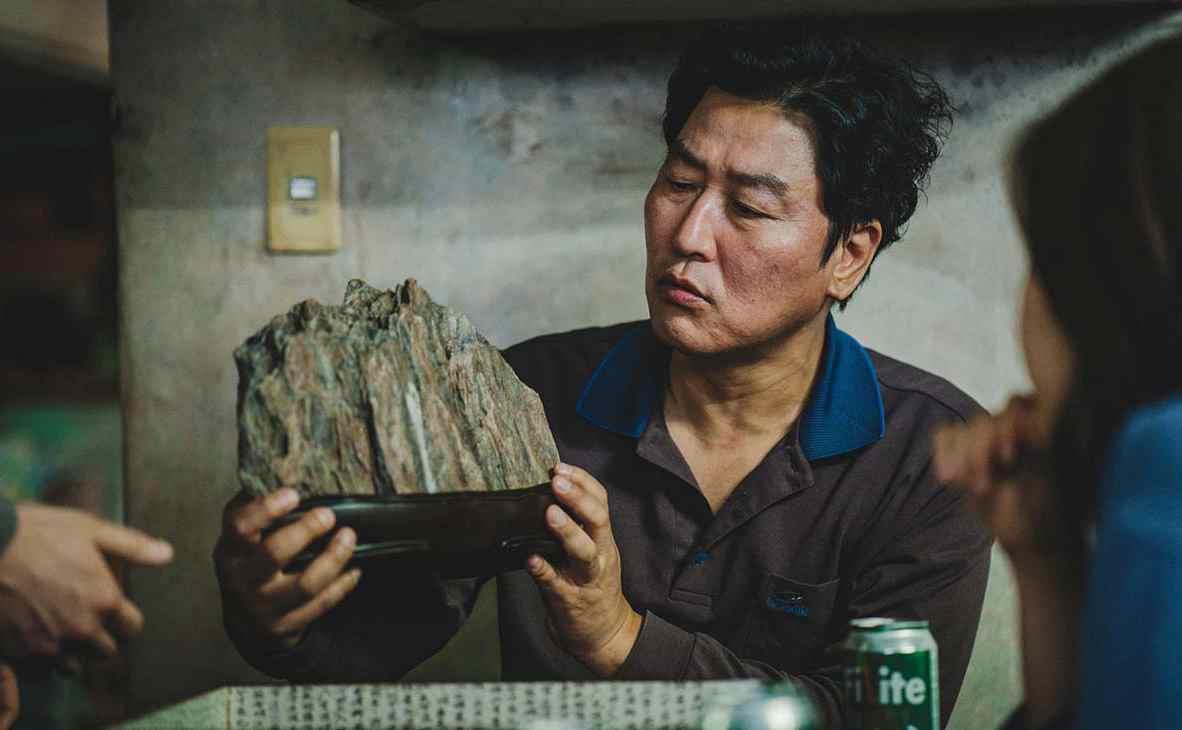 Parasite filminden bir sahne